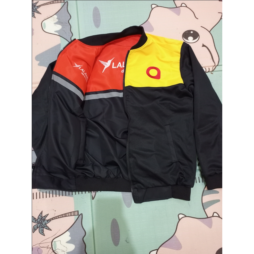 LALAMOVE เสื้อแจ็คเก็ตสีดําครึ่งตัว