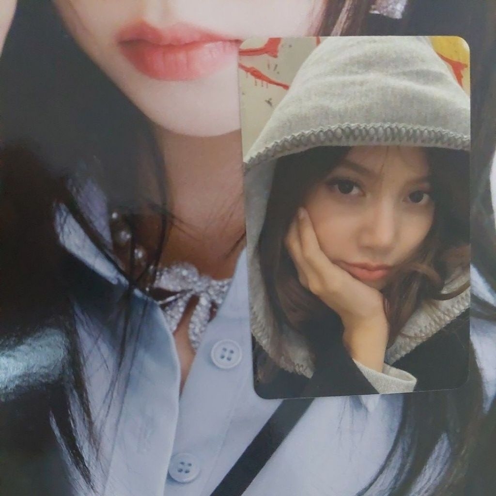 (พร้อม! ) LISA " ALTEREGO " โฟโต้การ์ดอย่างเป็นทางการ 1ST ALBUM BENEFIT APPLE MUSIC พิเศษ