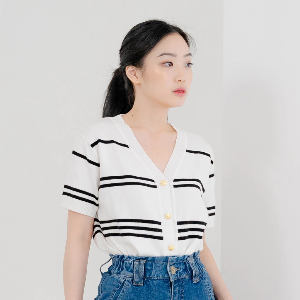 ELLE HAERIN KNIT TOP / เสื้อเชิ้ตผู้หญิง
