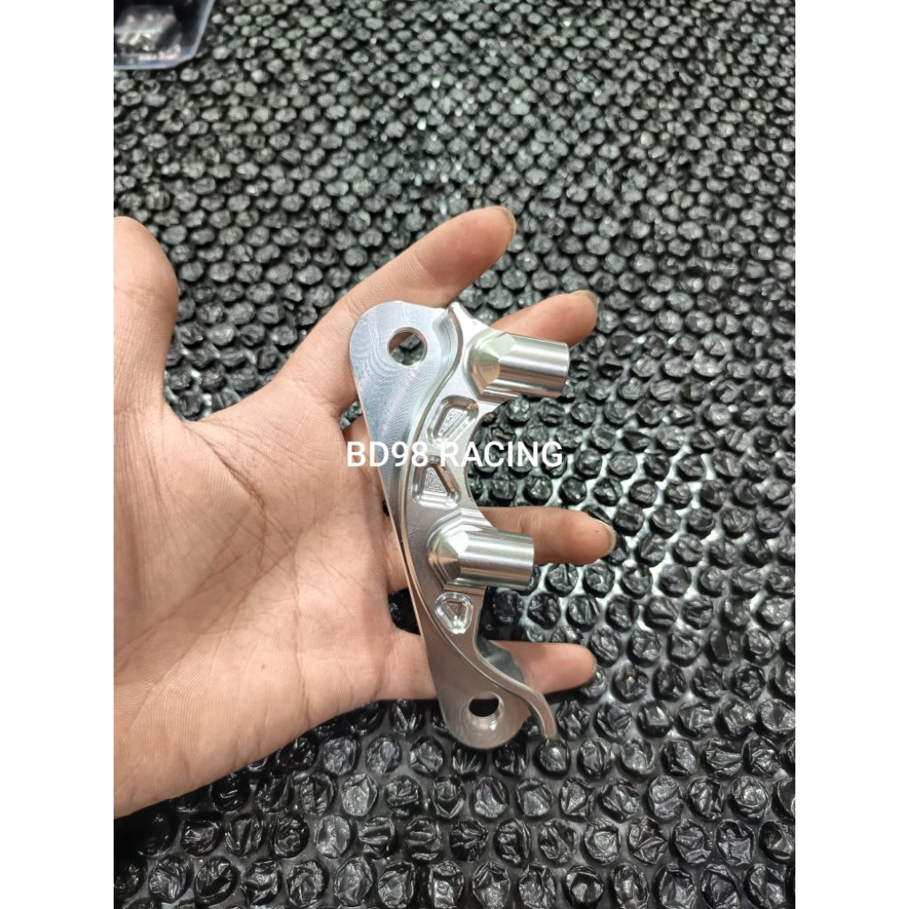 KTM ZJ542 CALIPER BRACKET MIO SMILE, MIO SOUL, MIO J, FINO 115, MIO GT, XEON, 220MM DISC