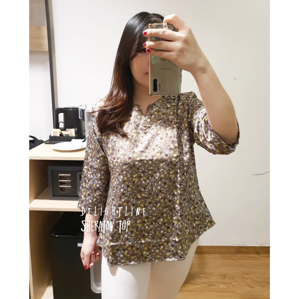 DELIGHTLINE - SHERATON 3/4 SLEEVE V NECK WHITE BLOUSE / FLOWER - WOMENS V-NECK TOP