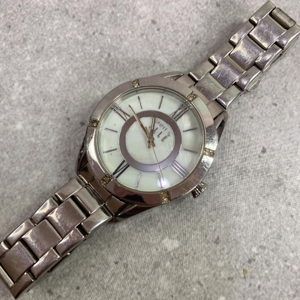 Elle นาฬิกา unisex มือสองของแท้