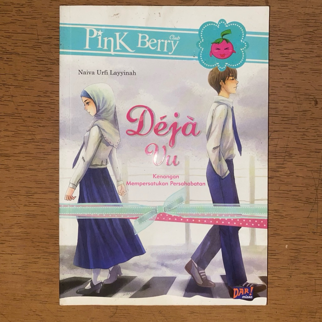 DEJA VU โดย NAIVA URFI LAYYINAH