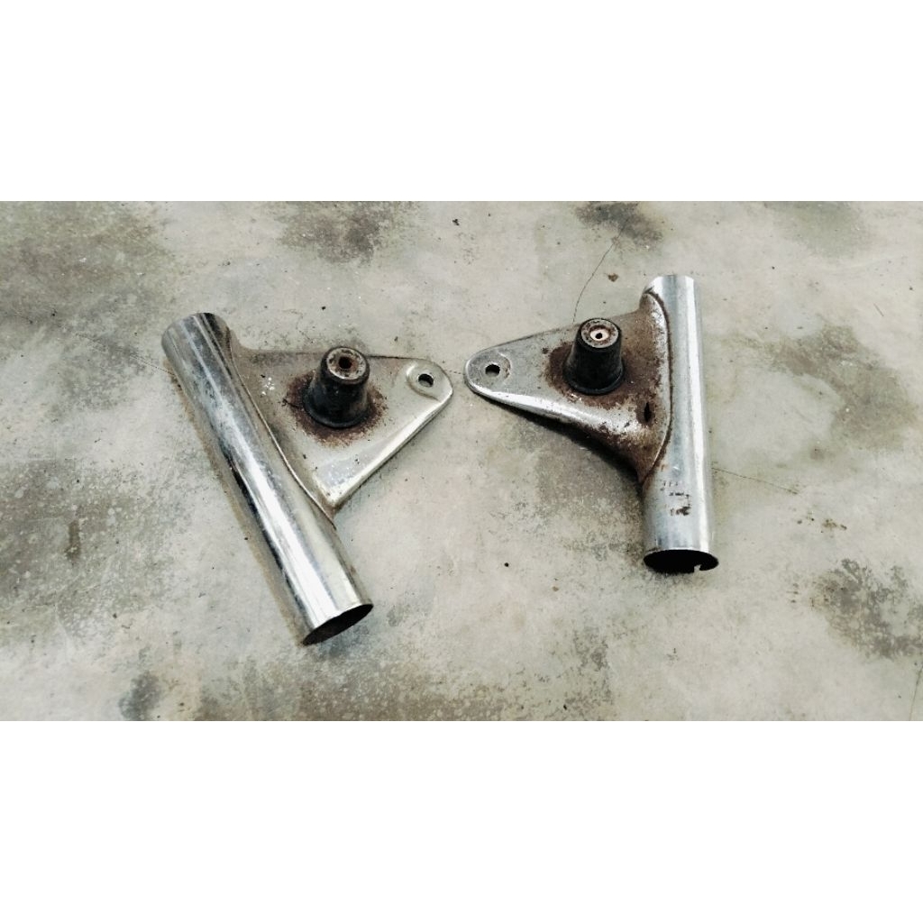 HEADLIGHT EAR HOLDER BRACKET GT100 GT125 GT185 GT TWIN ORIGINAL