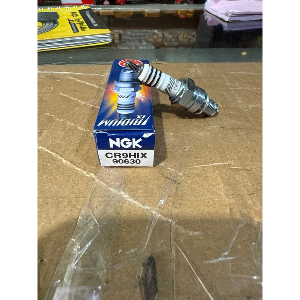 ปลั๊ก NGK CR9HIX SPARK