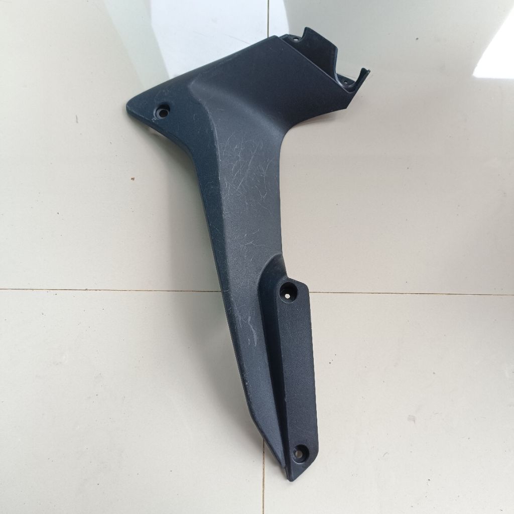 Honda CBR150R CBR 150 R CBU แฟริ่งขวา shroud ฝาครอบการเชื่อมต่อเดิม KPPP