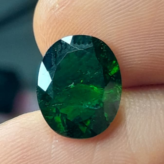 HIJAU โครเมี่ยมธรรมชาติ Diopside Dim: est 11 x 9 x 5 mm 3.7 Ct Russia NTD สีเขียวสีเขียวรูปไข่ตัดรหั