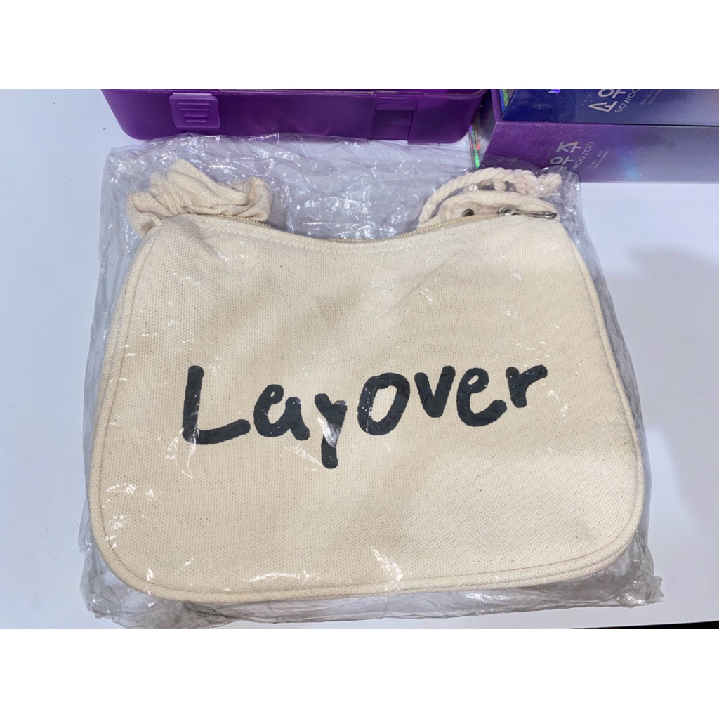 กระเป๋า ALBUM LAYOVER TAEHYUNG