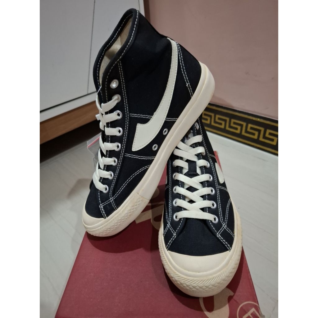 Compass Gazelle Hi Black White Womens Shoes