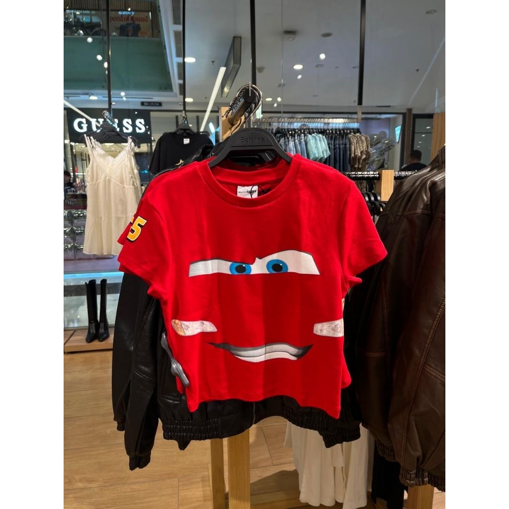 เสื้อยืด Bershka Mcqueen