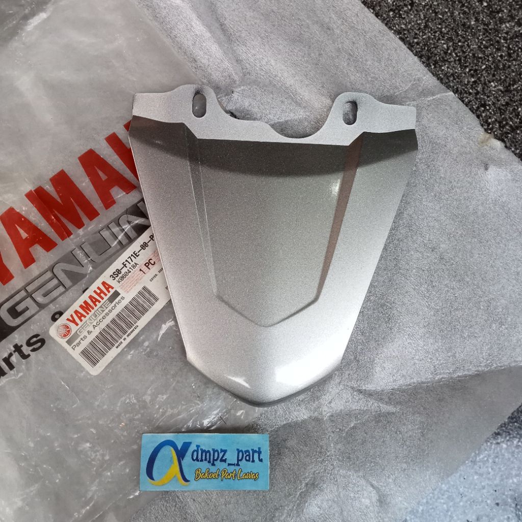 แผ่นเชื่อมต่อร่างกาย ฝาครอบตัว หยุดหาง vega r ใหม่ สีเงิน original yamaha 3S0-F171E-00-PO