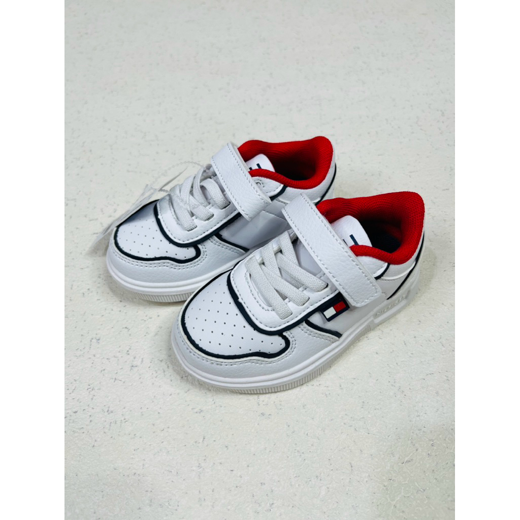 รองเท้า JUSTIN | TOMM* HILF*GER รองเท้าสําหรับ BOYS AND GIRLS UNISEX