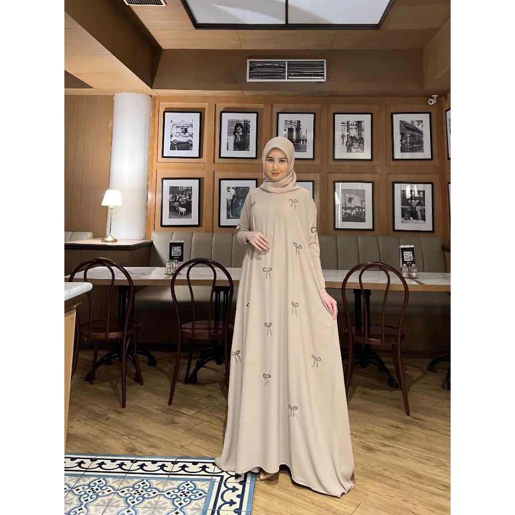 ชุดเดรส Teby Luxury Zaleena