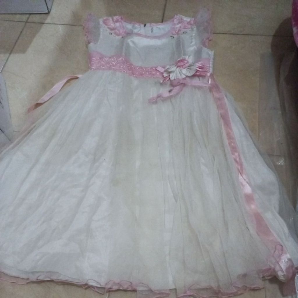PRELOVED CHILDRENS BIRTHDAY DRESS