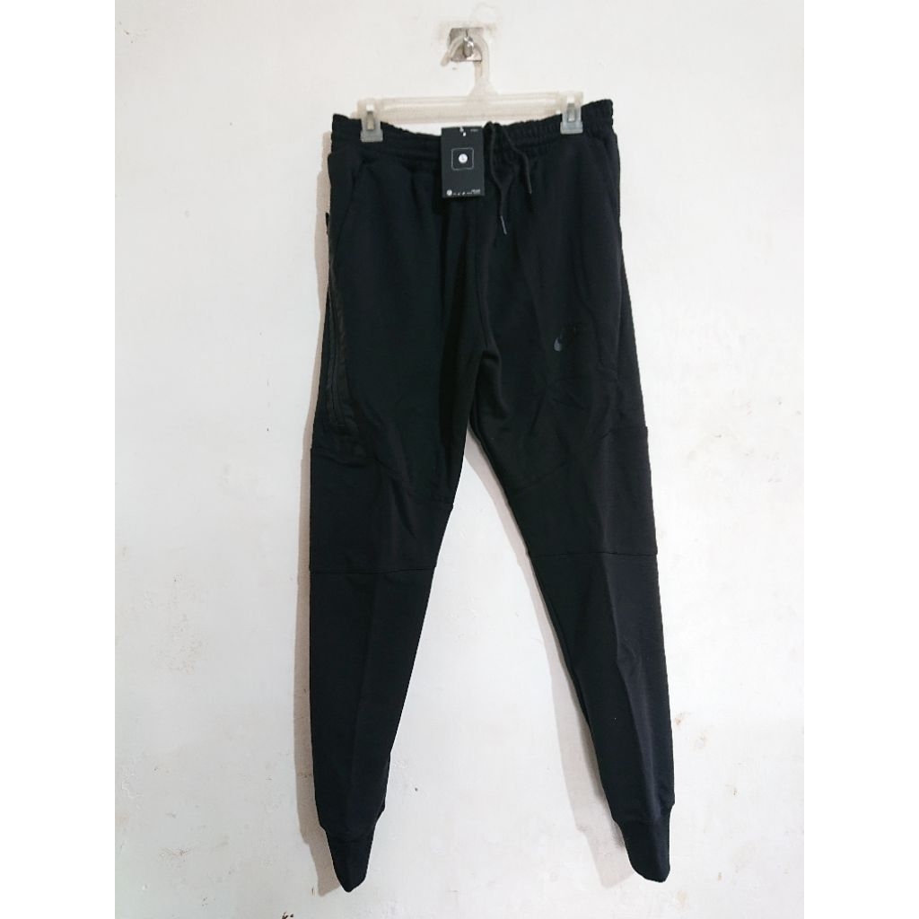 Blackout - กางเกงจ็อกเกอร์ Tech Fleece