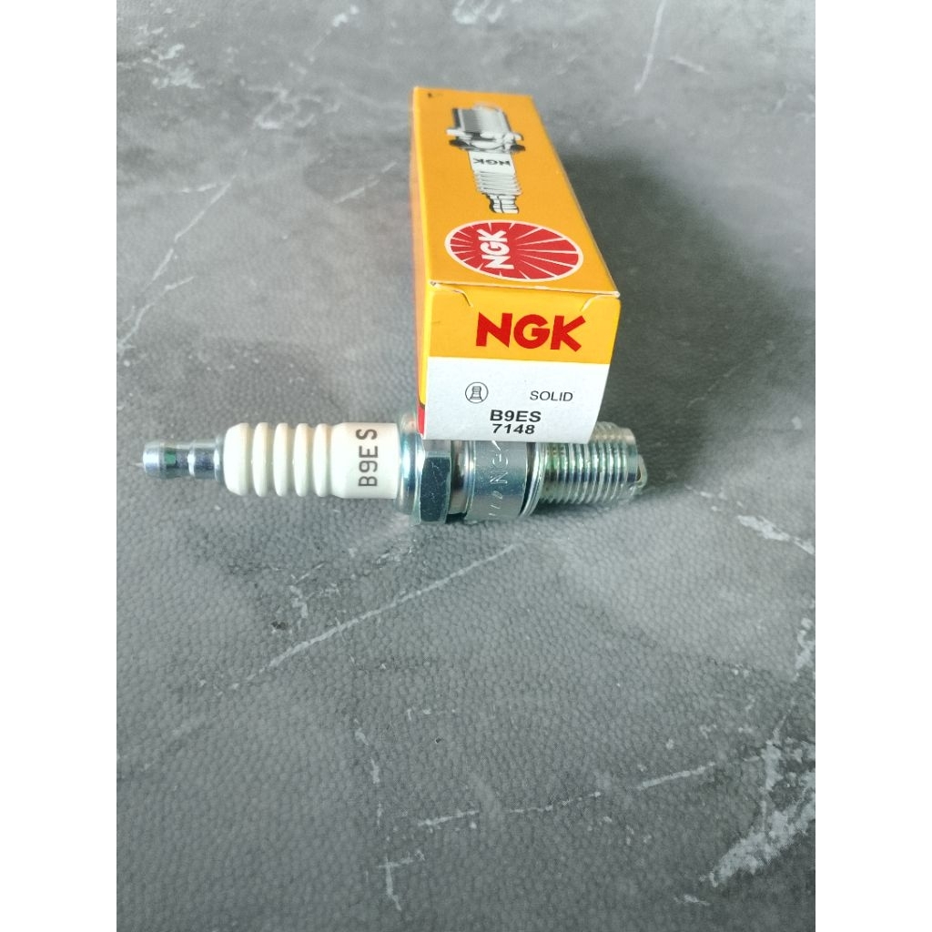 หัวเทียนแท้ NGK b9es ninja R RR SS
