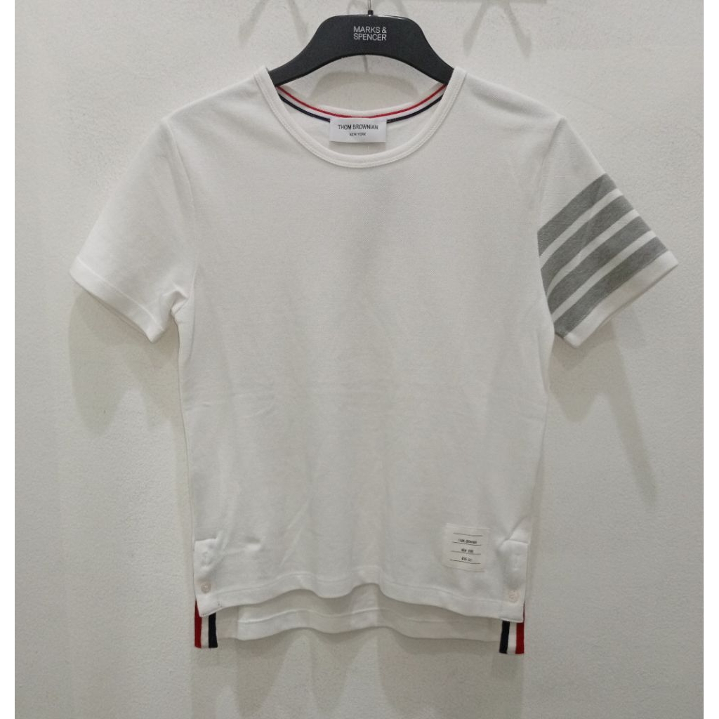 TH0M BR0WN14N เสื้อยืดสีขาว