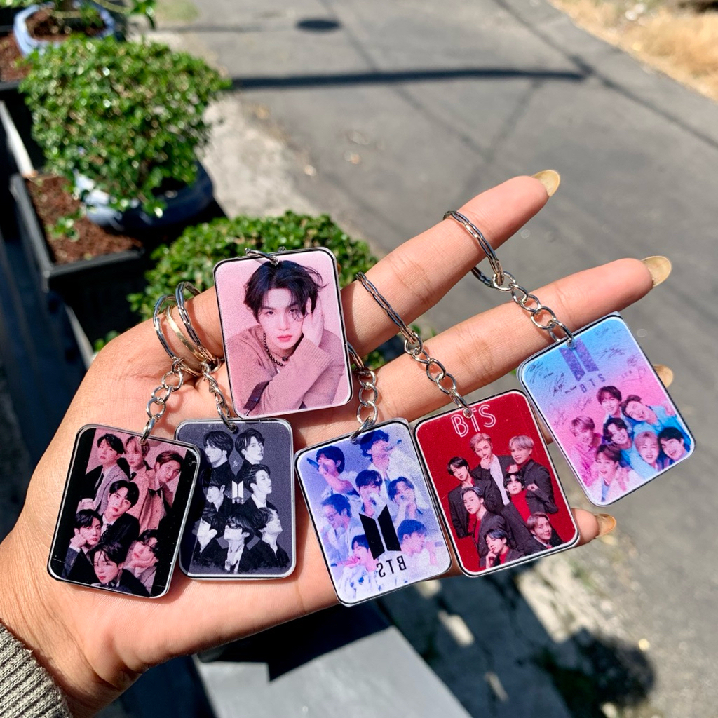 GANTUNGAN BTS ARMY K-POP KEYCHAIN PICTURE 2 ด้าน
