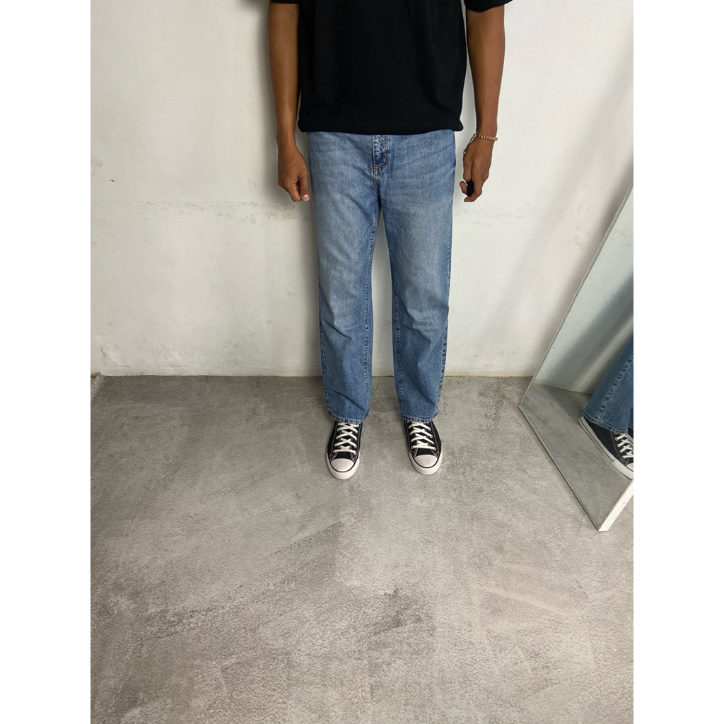 GU UNIQLO JEANS SIZE 32