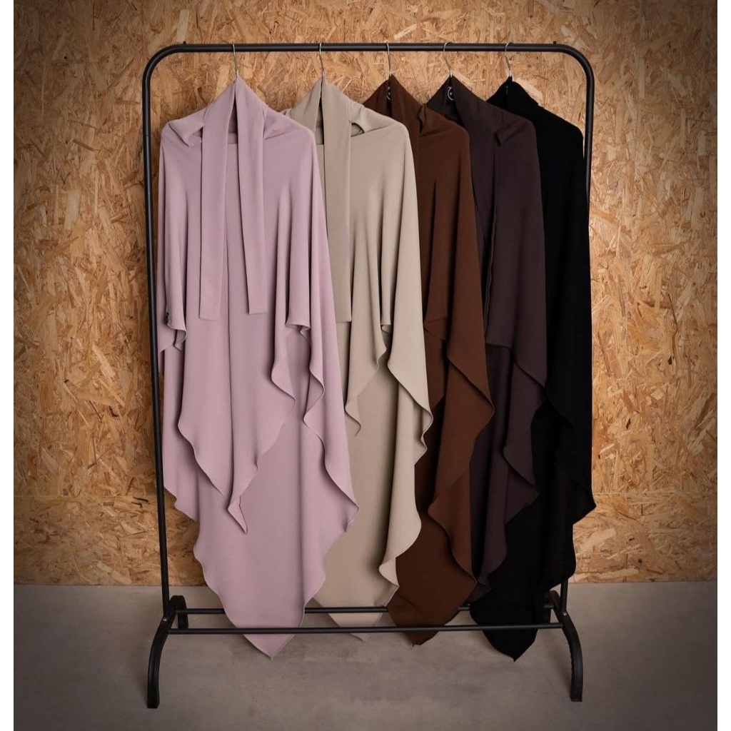 ALJENNA - FUSE KHIMAR TRIANGLE CARAMEL NWT - BATCH 28 JULY 2025