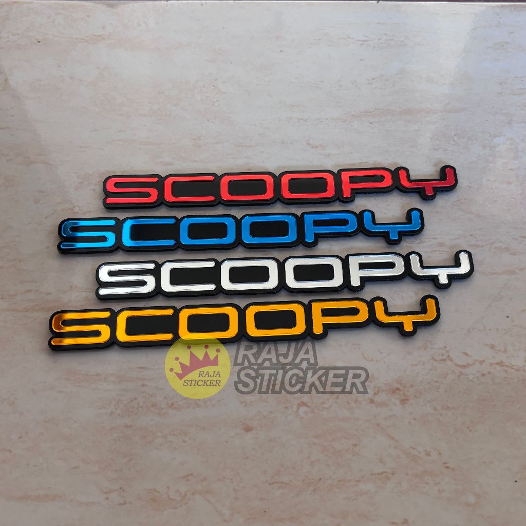 สัญลักษณ์อะคริลิค Scoopy ขนาด 18x2 Cm เทปคู่