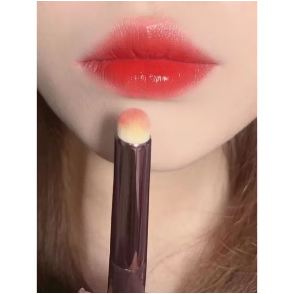 MULTIPURPOSE OMBRE LIP CONCEALER BRUSH