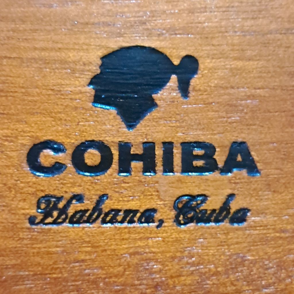 Used Empty Wooden Box Display C3 r utv C0h! B4 25 R0b ust 0s