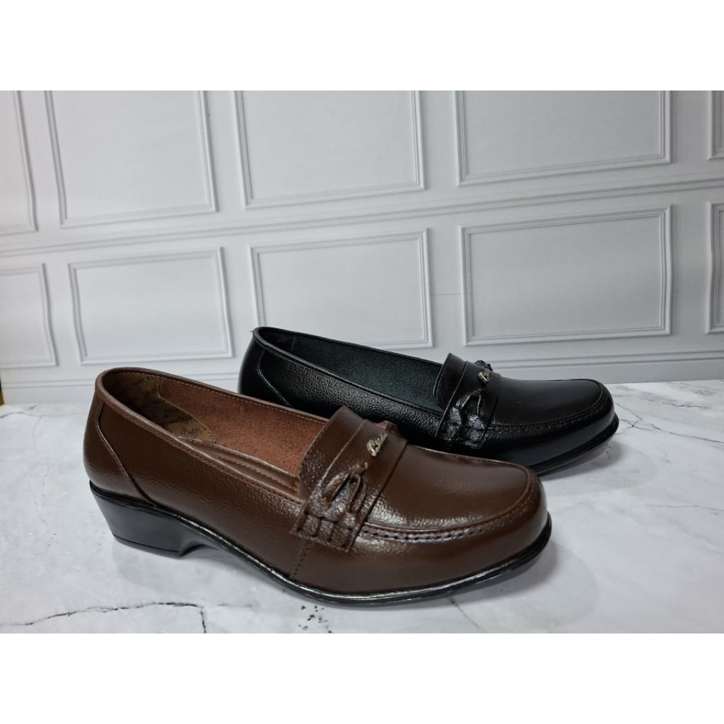 รองเท้าโลฟเฟอร์ผู้หญิง Charlie Walker 470