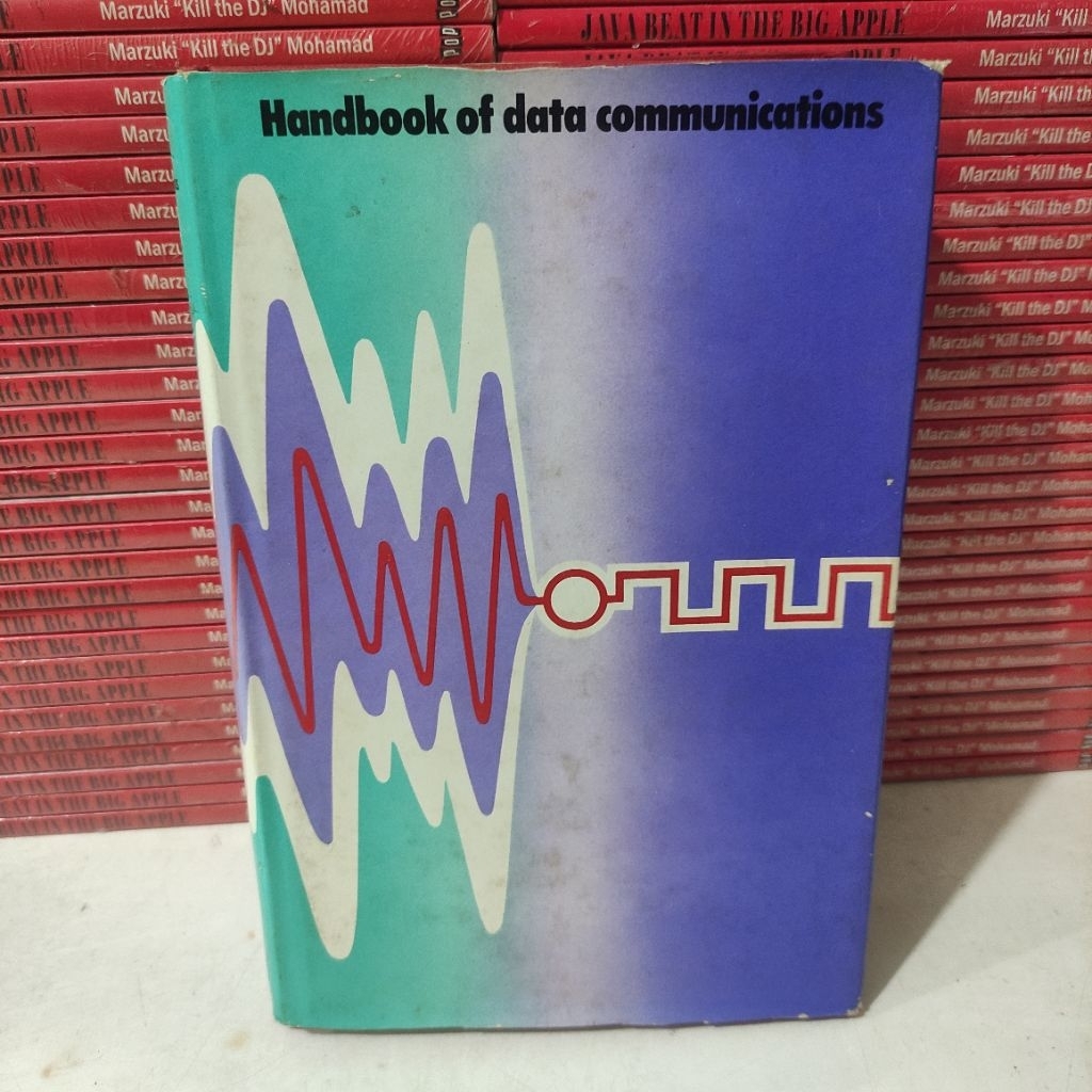 หนังสือนําเข้า: หนังสือทํามือของ DATA COMMUNICATIONS
