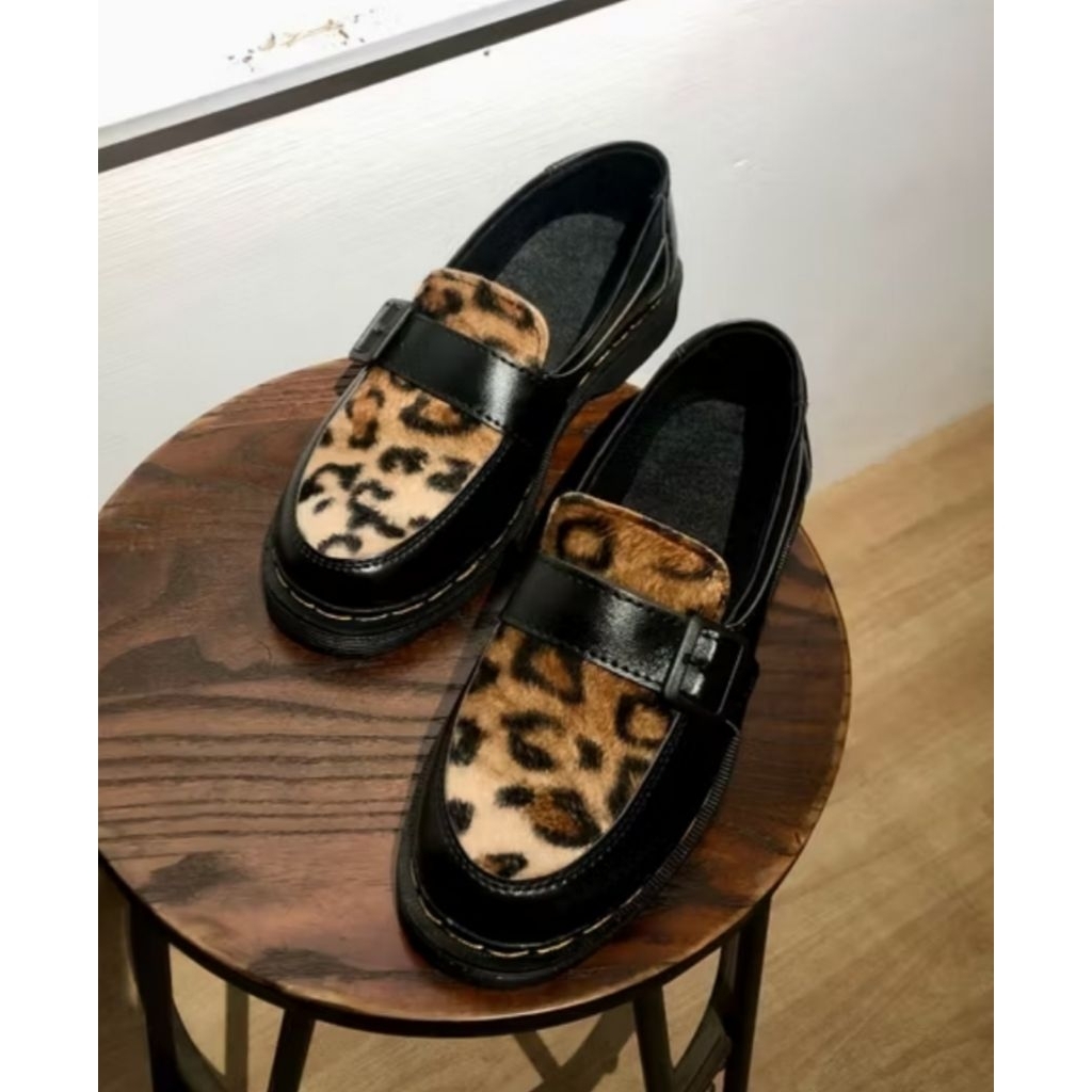 รองเท้าผู้ชายและผู้หญิง LOFERS พร้อม LEOFARD MOTIF|LEOFARD FORMAR LOAFERS|LEOFARD LOFERS รองเท้าลําล