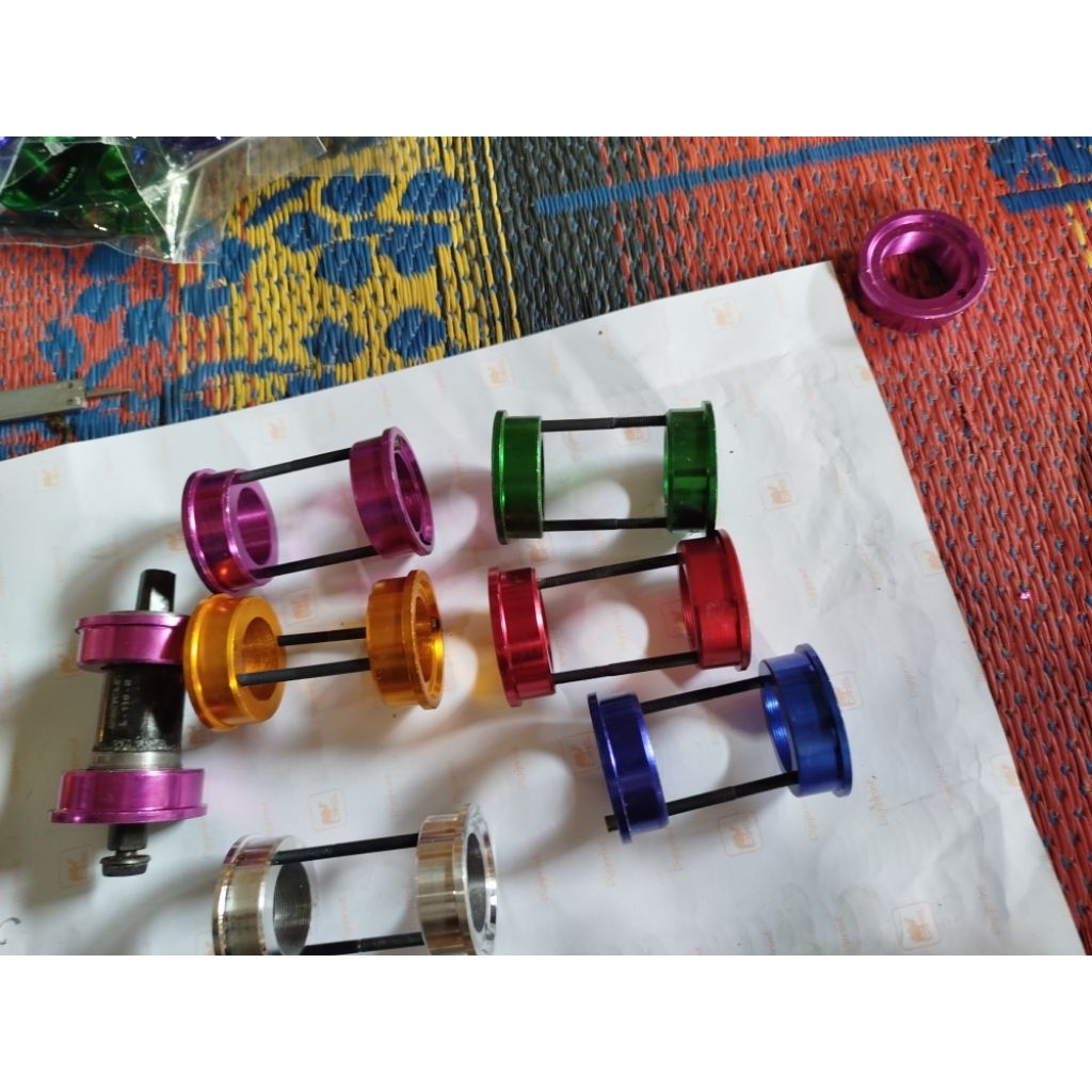 อะแดปเตอร์ bMX bb European รูใหญ่เป็นเล็ก / สําหรับข้อเหวี่ยง ht1 ht2 plus 2 สลักเกลียว BMX bb adapter