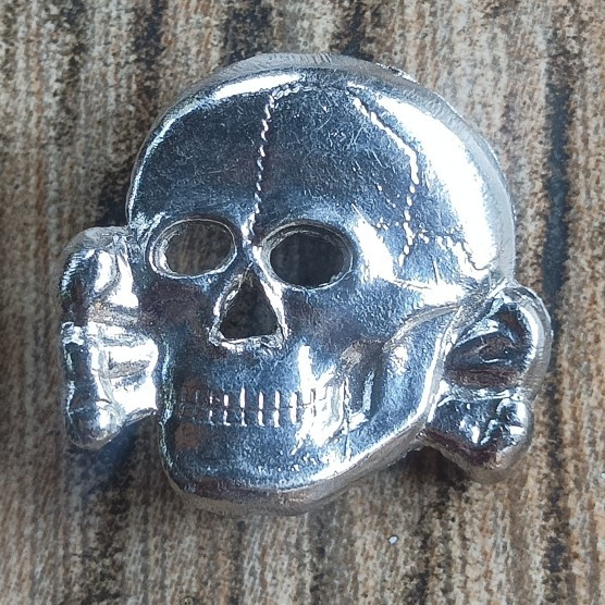 Tottenkapf Badge Pin Germany WW2