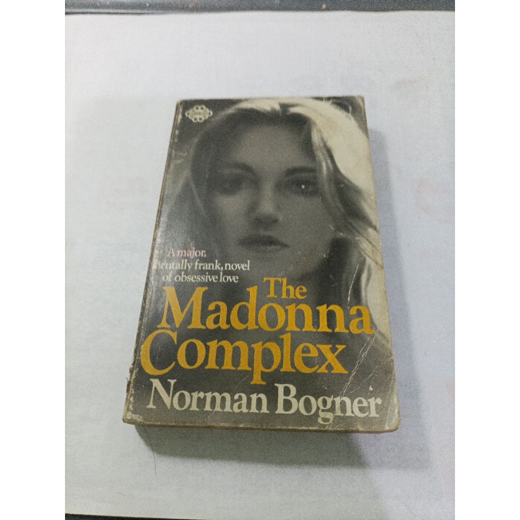 นวนิยายนําเข้า Madonna Complex / Norman Bogner