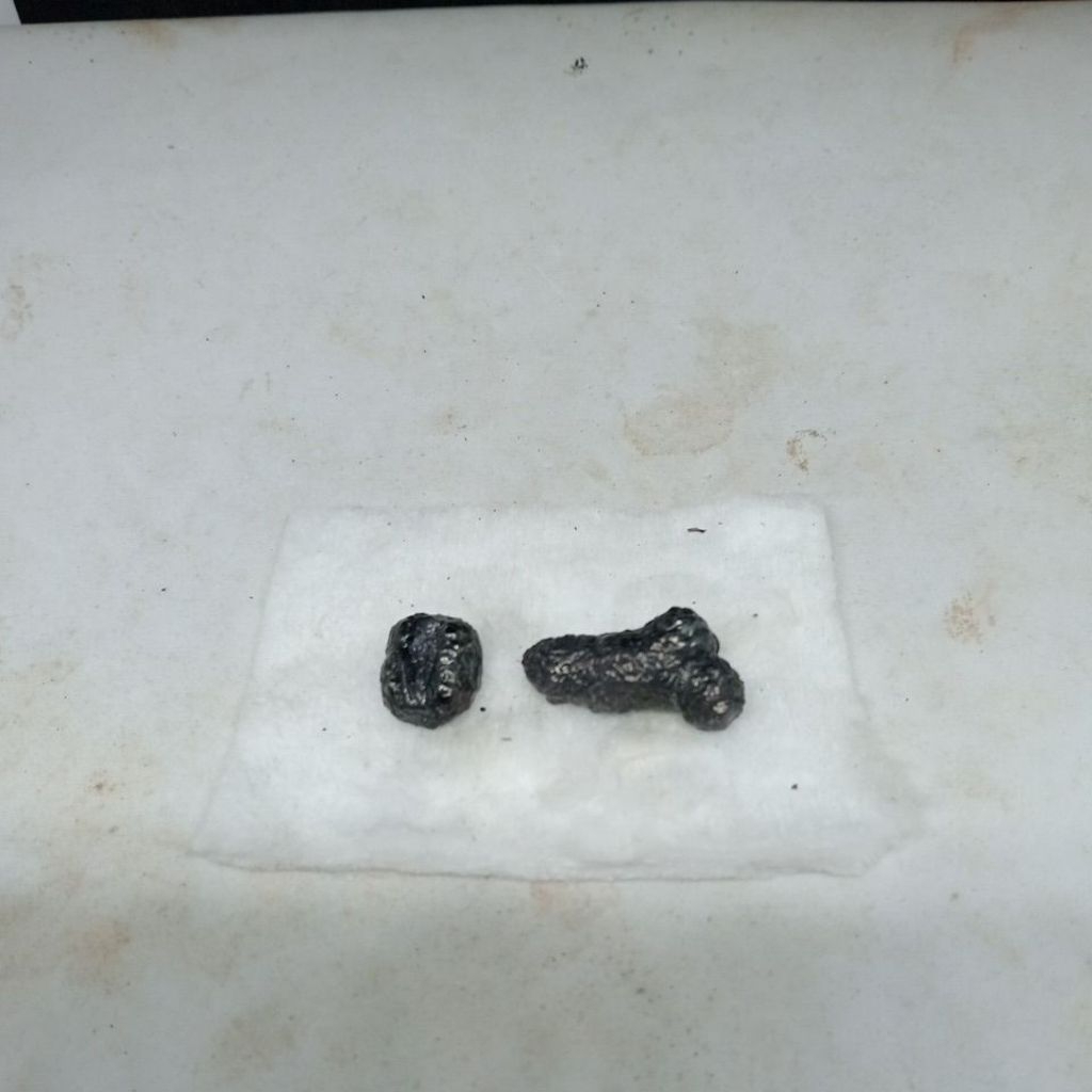 หินคู่ pel4ng และผ้าคลุมศีรษะ b4w0k