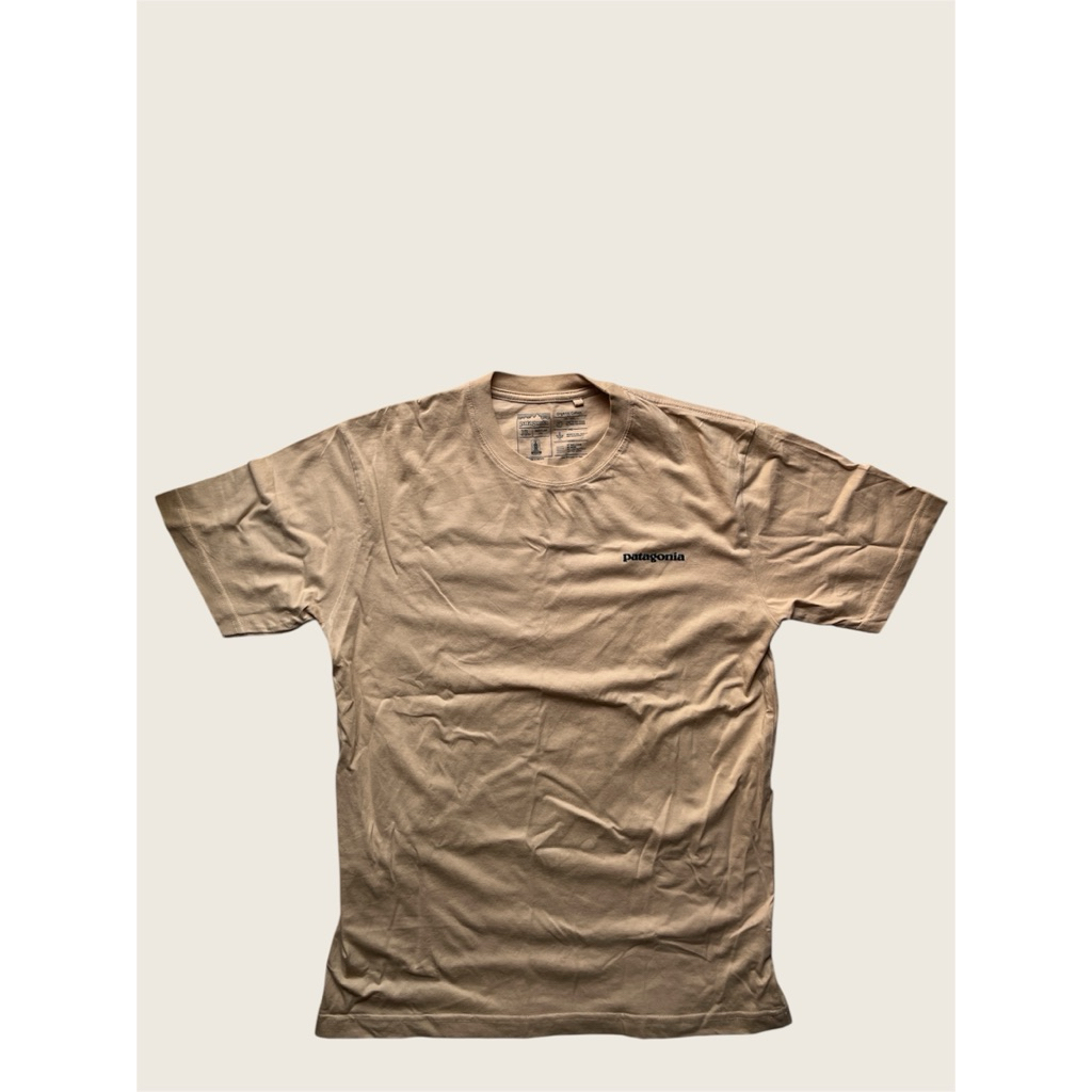 เสื้อยืด Patagonia**