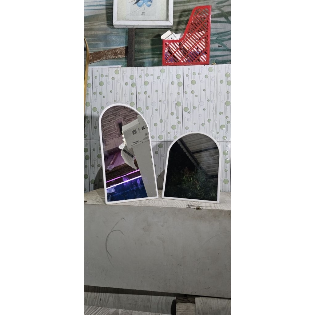 AESTTHETIC OVAL STANDING MIRROR / MAKEUP MIRROR / CUTE MAKEUP MIRROR