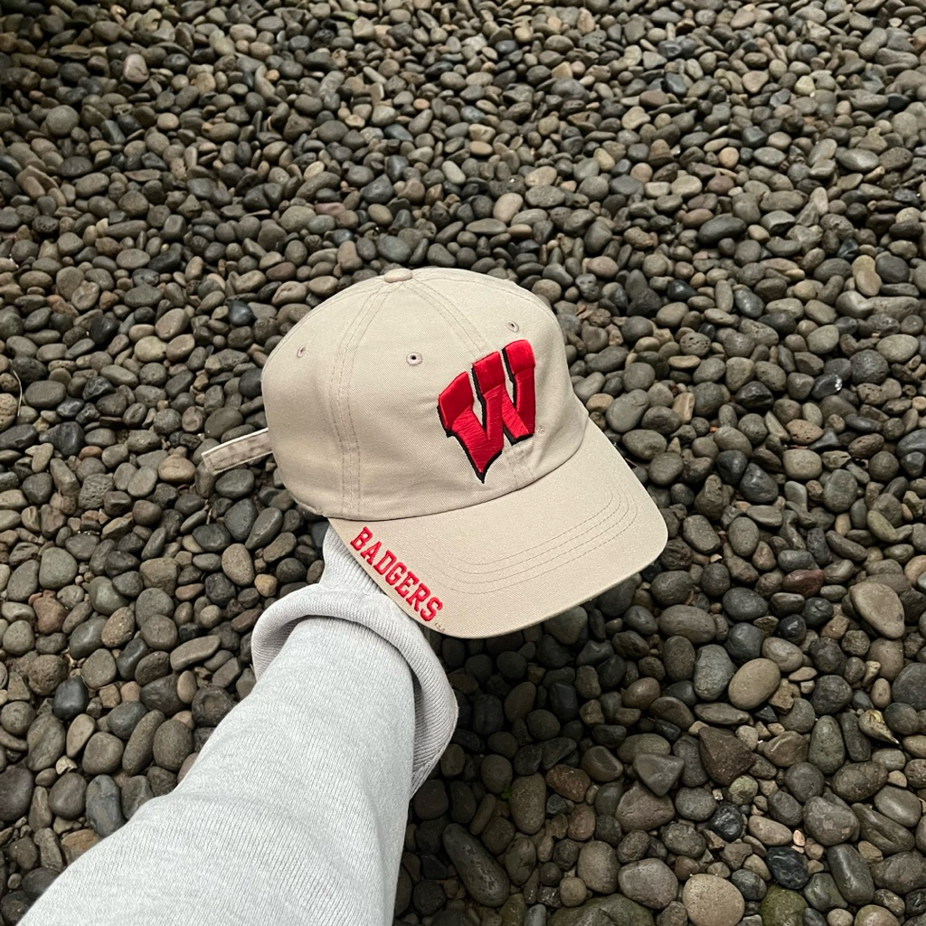 หมวก BADGERS BY RUSSELL ATHLETIC