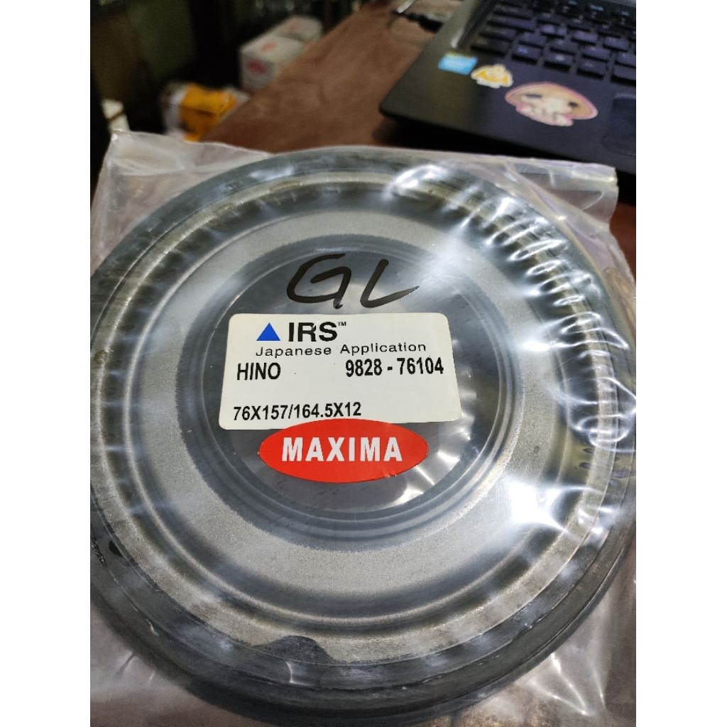 ซีลล้อนอกด้านหลัง 76X157/164.5X12 HINO JUMBO LOHAN IRS 9828-76104