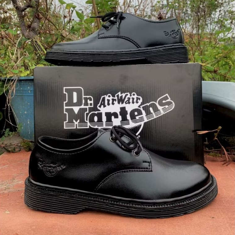 รองเท้าผู้ชาย Loow รองเท้า Docmart สีดํา 3 หลุม Dr Martins สั้น Cllasis Casual อย่างเป็นทางการ Pree 
