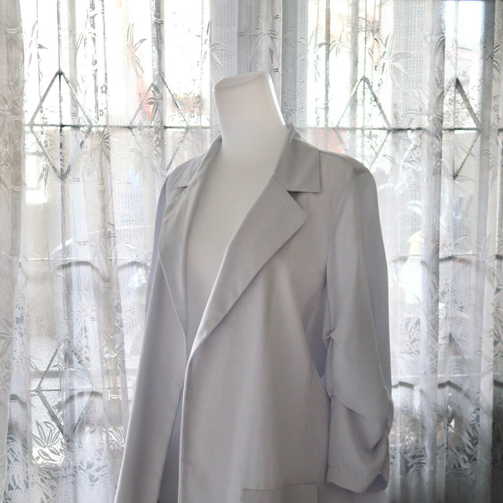 (Preloved) White Silver Blazer - H&m (M)