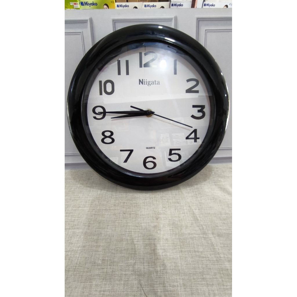 นาฬิกาแขวน Niigata เส้นผ่านศูนย์กลาง 30 ซม