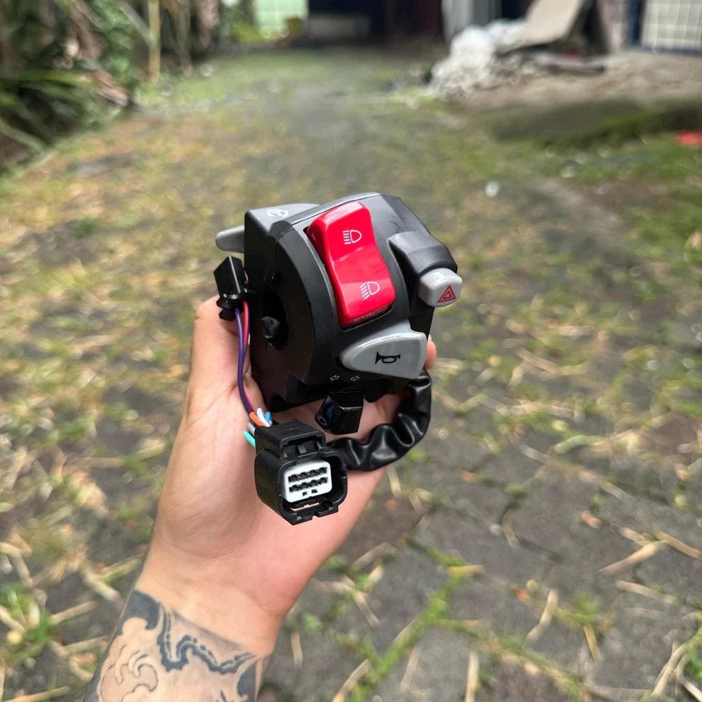 สวิตช์ซ้าย Piw Piw plus Hazard PNP Nmax vario 125/150 TH 2015-2019