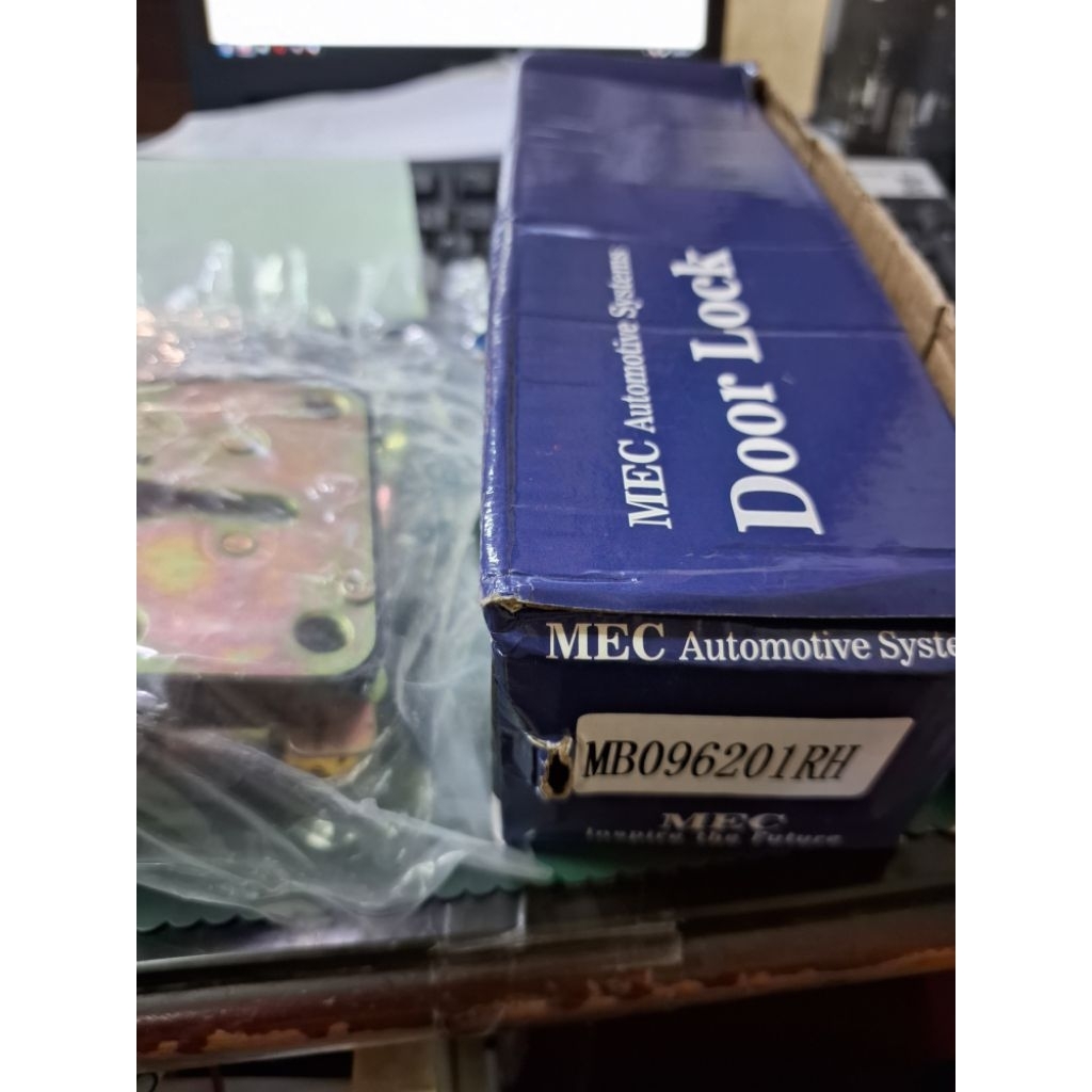 ล็อคประตูเท่านั้น M.FE111/PS100 MB096201 Rh Rh Rh