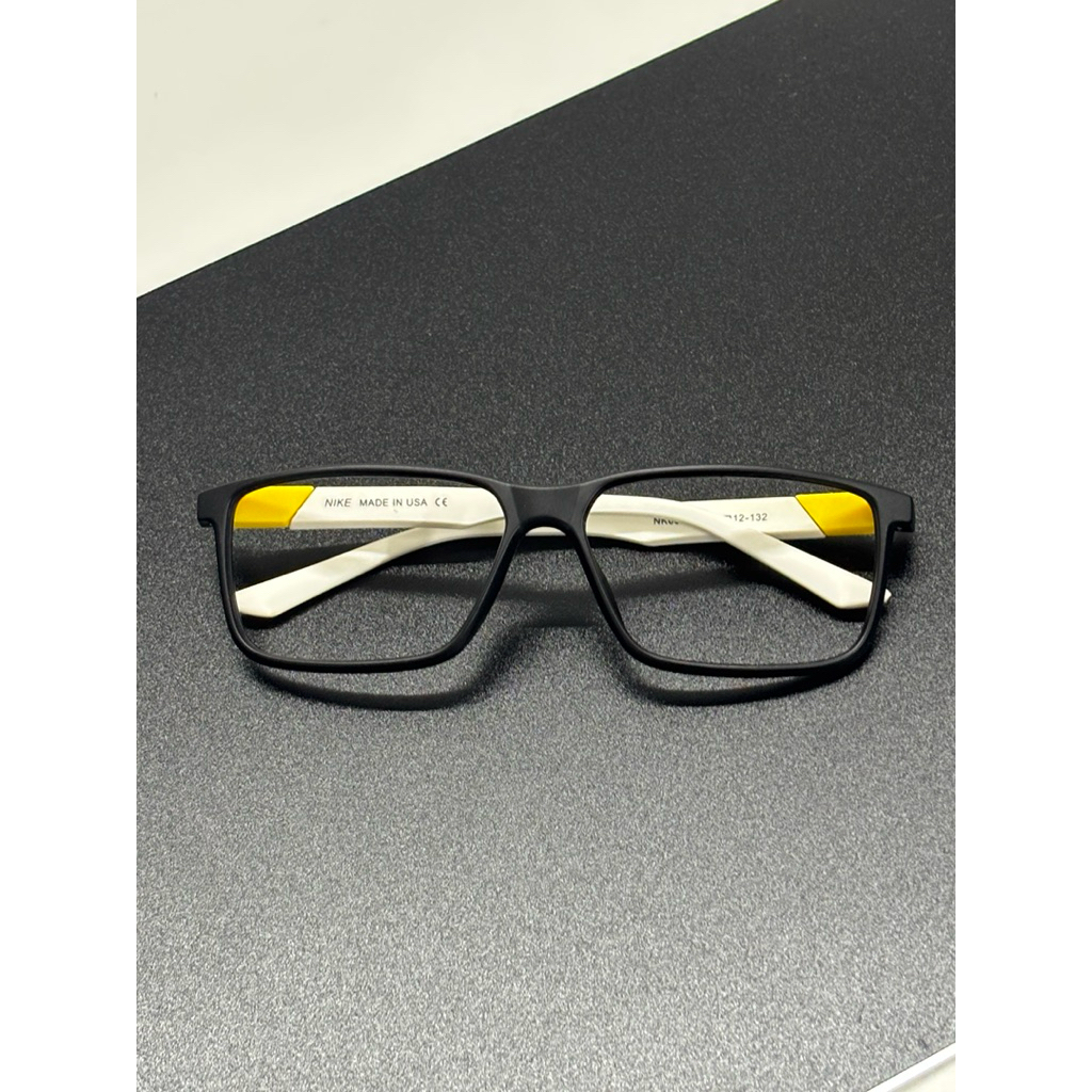 แว่นตาสปอร์ตสไตล์ Nike – กรอบสี่เหลี่ยมยืดหยุ่นน้ําหนักเบาสําหรับทั้งชายและหญิง