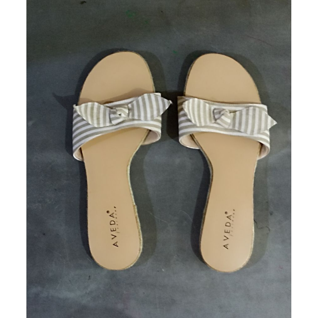 [PRE❤] - Cream Flats Sandals Sandals รองเท้าลําลองผู้หญิง 2cm AVEDA EG5043 SIZE 38 รองเท้าแตะ
