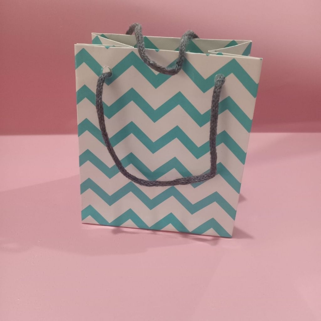 ถุงกระดาษ 11,5 x 10 x 6 ซม ถุงของขวัญ