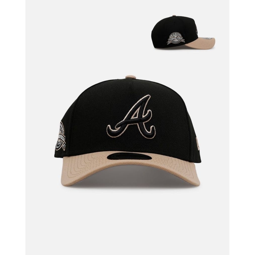 Logo A รวมสีดําบนครีม A-Frame 9forty ปรับได้