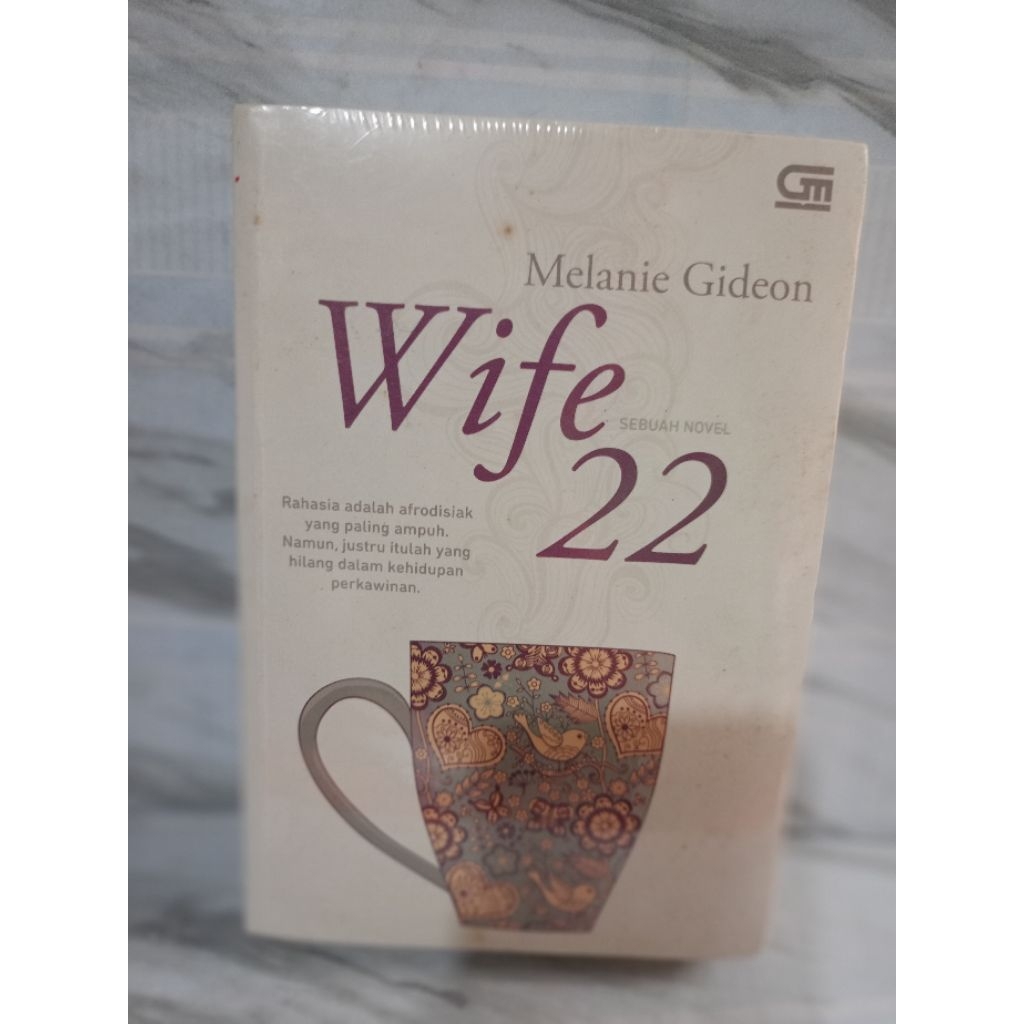 WIFE 22 โดย Melanie gideon