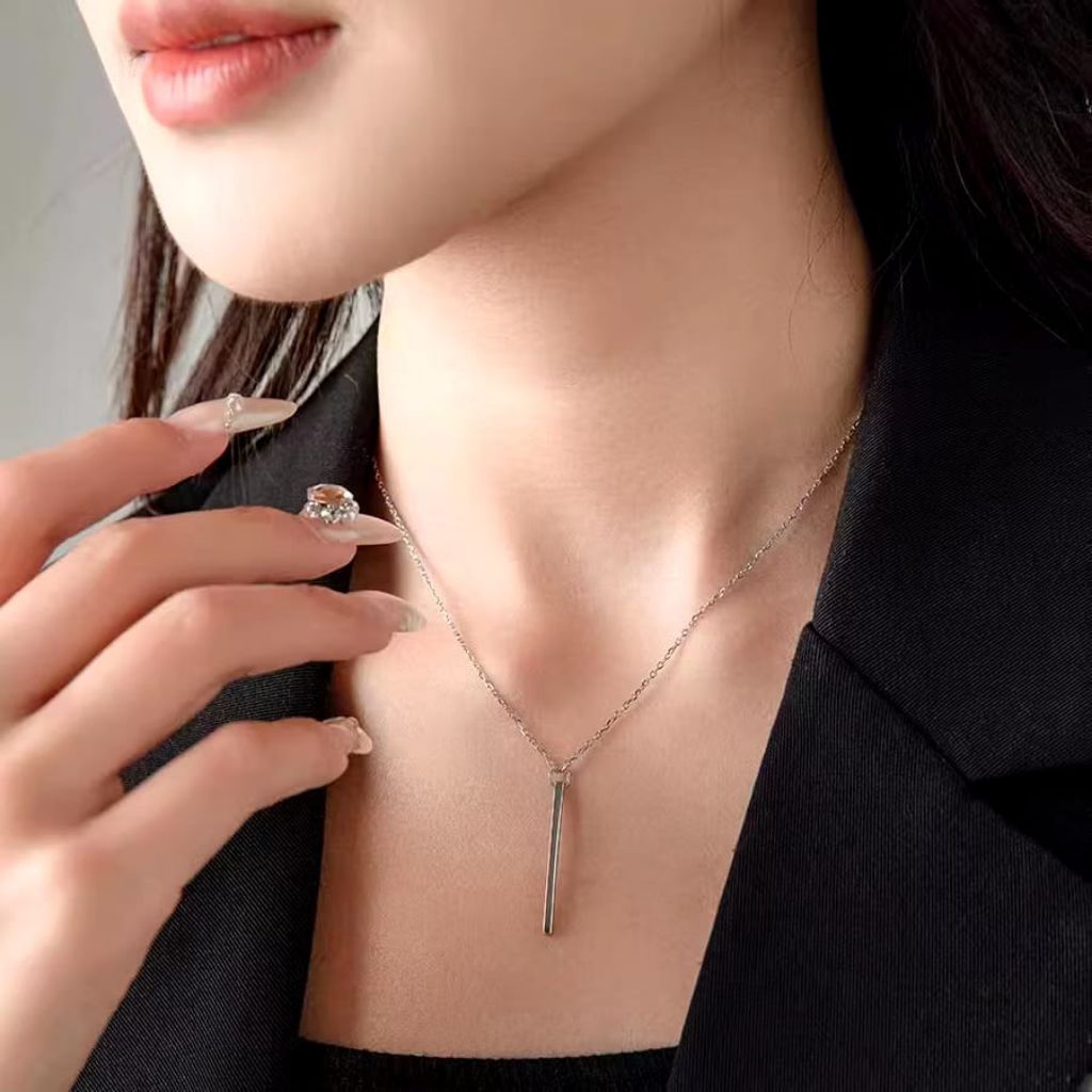 FGT สร้อยคอผู้หญิงรุ่นเรียบง่ายสร้อยคอแฟชั่นจี้สี่เหลี่ยม