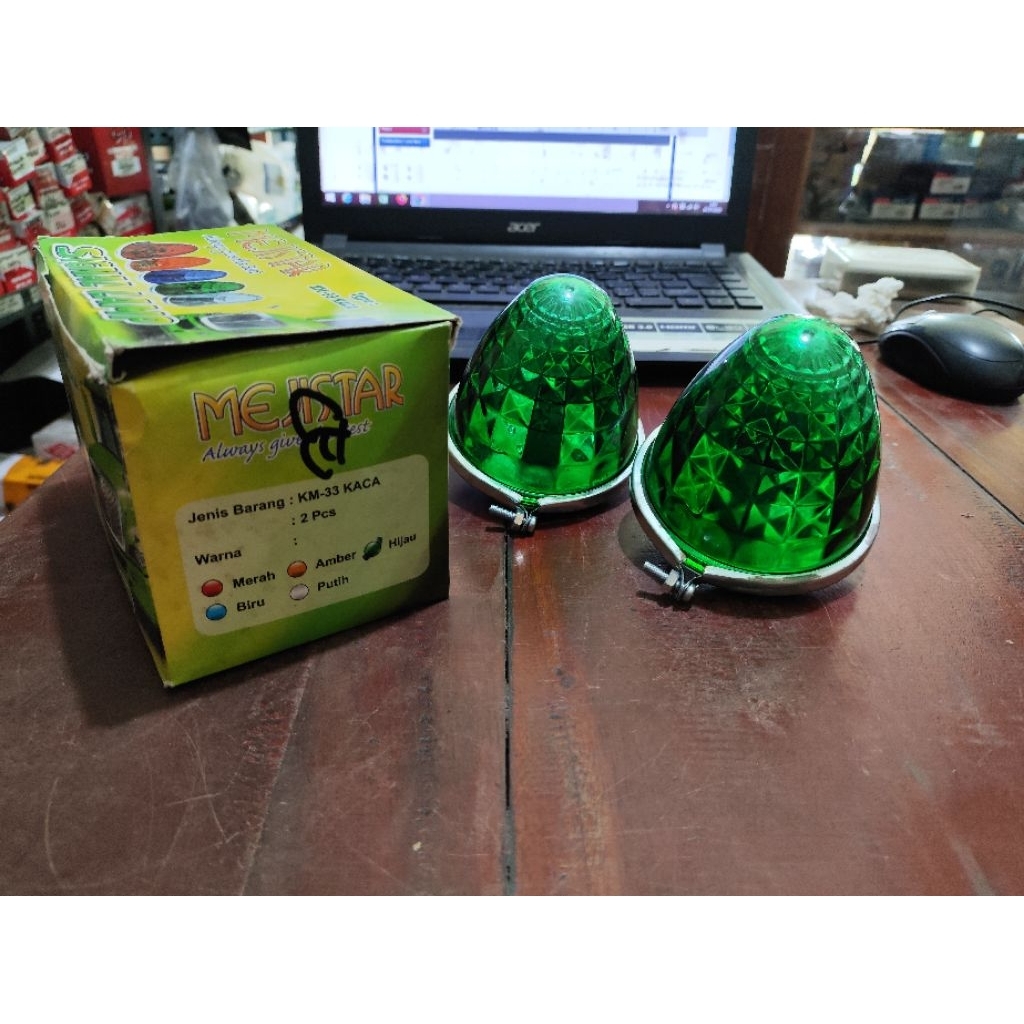 HIJAU KM3 MEJISTAR โคมไฟหลังกระจกสีเขียว